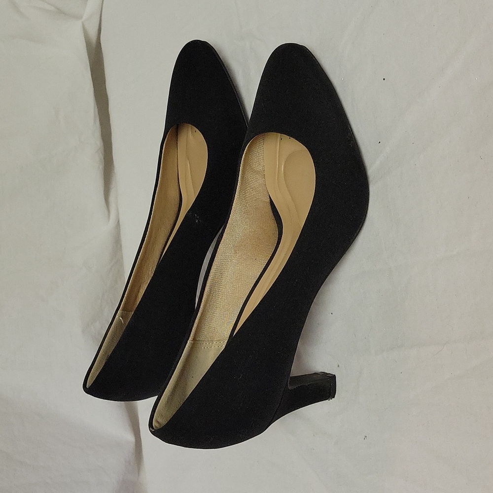 Genna pump by Kelly & Katie